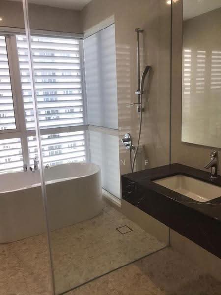 Kondominium untuk Disewa di Pavilion Hilltop - Kweenie Chong - Bathroom - PropertyGuru.com.my