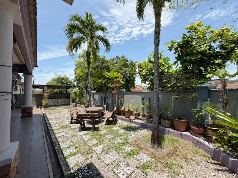 Rumah Teres 1-Tingkat untuk Dijual di Taman Rembia Perkasa (Rembia) - Ramona Tan - Garden - PropertyGuru.com.my
