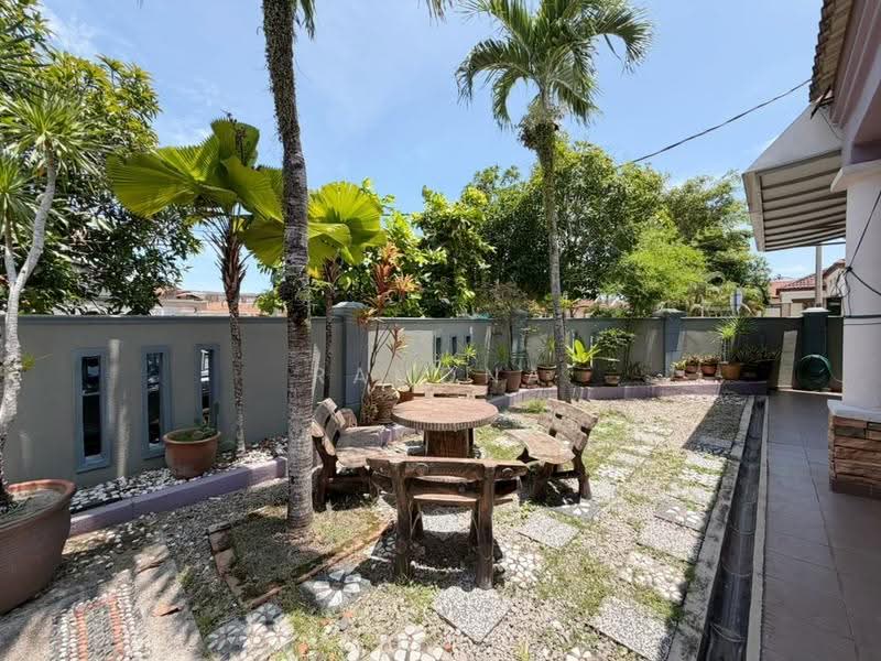 Rumah Teres 1-Tingkat untuk Dijual di Taman Rembia Perkasa (Rembia) - Ramona Tan - Garden - PropertyGuru.com.my
