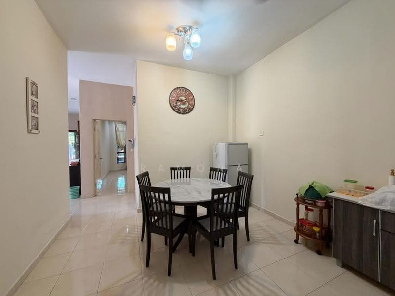 Rumah Teres 1-Tingkat untuk Dijual di Taman Rembia Perkasa (Rembia) - Ramona Tan - Dining Room - PropertyGuru.com.my