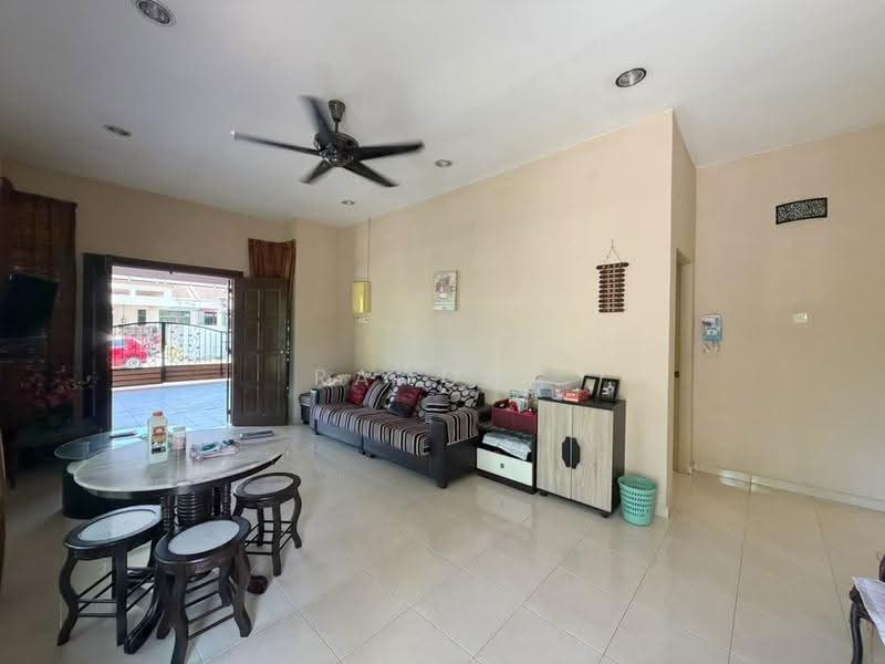 Rumah Teres 1-Tingkat untuk Dijual di Taman Rembia Perkasa (Rembia) - Ramona Tan - Living Room - PropertyGuru.com.my