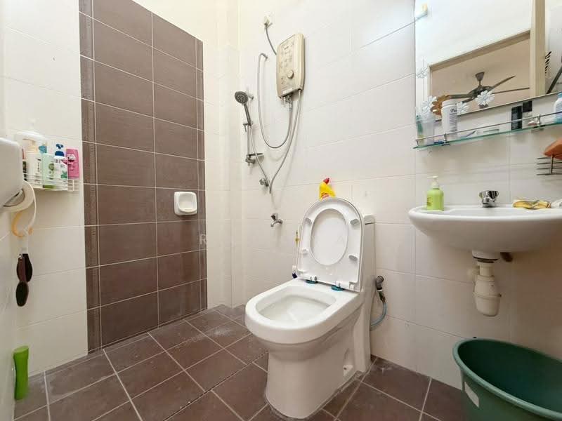 Rumah Teres 1-Tingkat untuk Dijual di Taman Rembia Perkasa (Rembia) - Ramona Tan - Bathroom - PropertyGuru.com.my