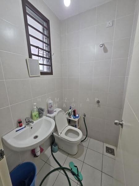 Rumah Teres 1-Tingkat untuk Dijual di Taman Tiara Sendayan (Bandar Sri Sendayan) - Hamzi Ab Hadi - Bathroom - PropertyGuru.com.my