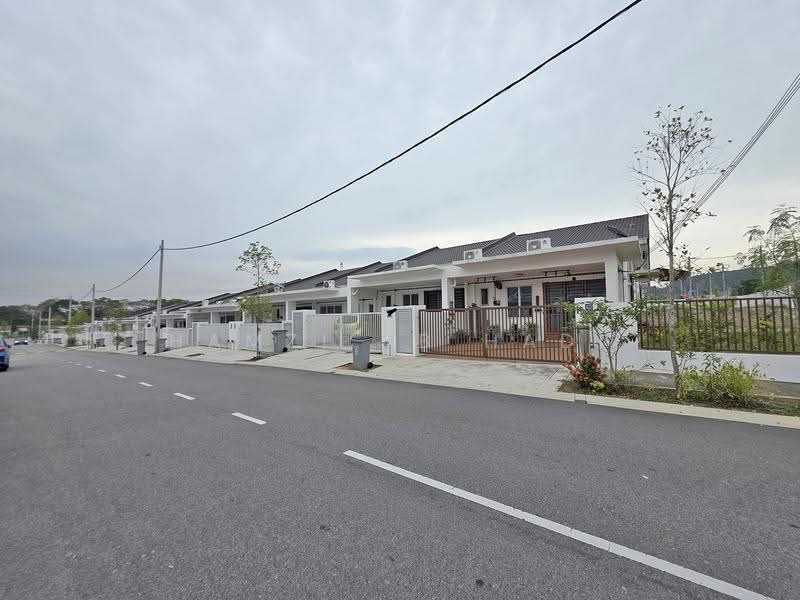 Rumah Teres 1-Tingkat untuk Dijual di Taman Tiara Sendayan (Bandar Sri Sendayan) - Hamzi Ab Hadi - Exterior - PropertyGuru.com.my