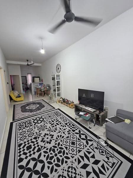 Rumah Teres 1-Tingkat untuk Dijual di Taman Tiara Sendayan (Bandar Sri Sendayan) - Hamzi Ab Hadi - Living Room - PropertyGuru.com.my