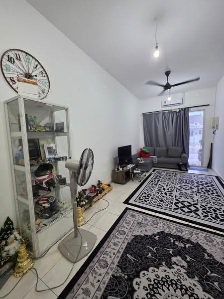 Rumah Teres 1-Tingkat untuk Dijual di Taman Tiara Sendayan (Bandar Sri Sendayan) - Hamzi Ab Hadi - Living Room - PropertyGuru.com.my