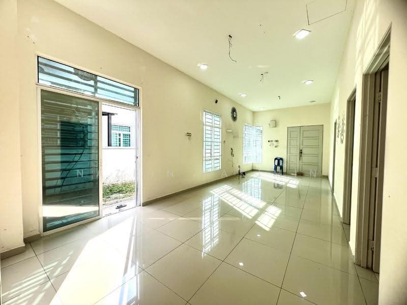 Rumah Teres untuk Dijual di Jasin (Melaka) - Nazrin Hakimin - Living Room - PropertyGuru.com.my