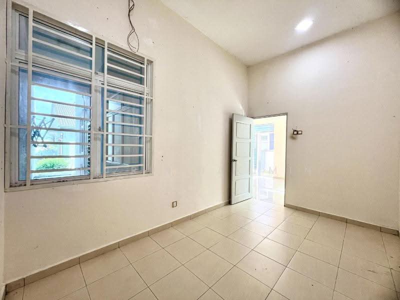 Rumah Teres untuk Dijual di Jasin (Melaka) - Nazrin Hakimin - PropertyGuru.com.my