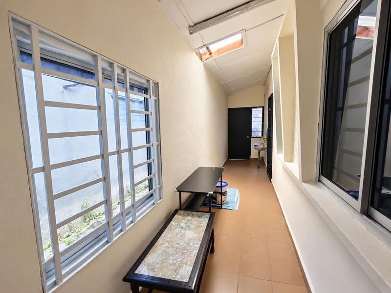 Rumah Berkembar untuk Disewa di Taman Sri Tebrau (Johor Bahru) - Jeff Ling - Corridor - PropertyGuru.com.my