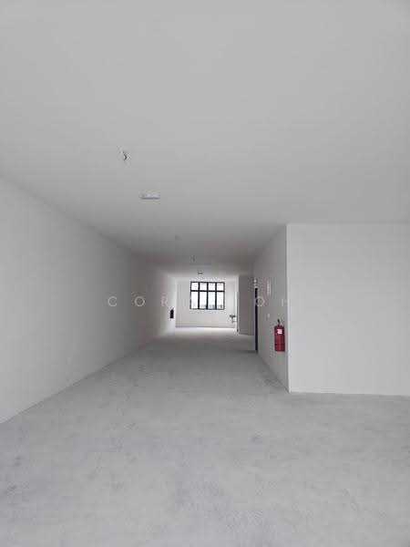 Shop / Office for Sale in Bandar Baru Permas Jaya (Permas Jaya) - Cora Loh - Corridor - PropertyGuru.com.my