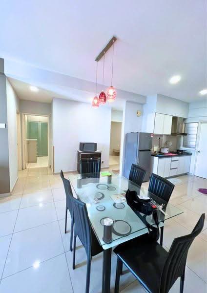 Kondominium untuk Dijual di The Peak Residences - Clifton Chee - Dining Room - PropertyGuru.com.my