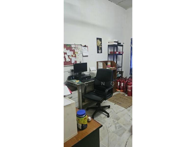 Semi-Detached House for Sale in Taman Perepat Permai (Kapar) - KC Ng - Study - PropertyGuru.com.my