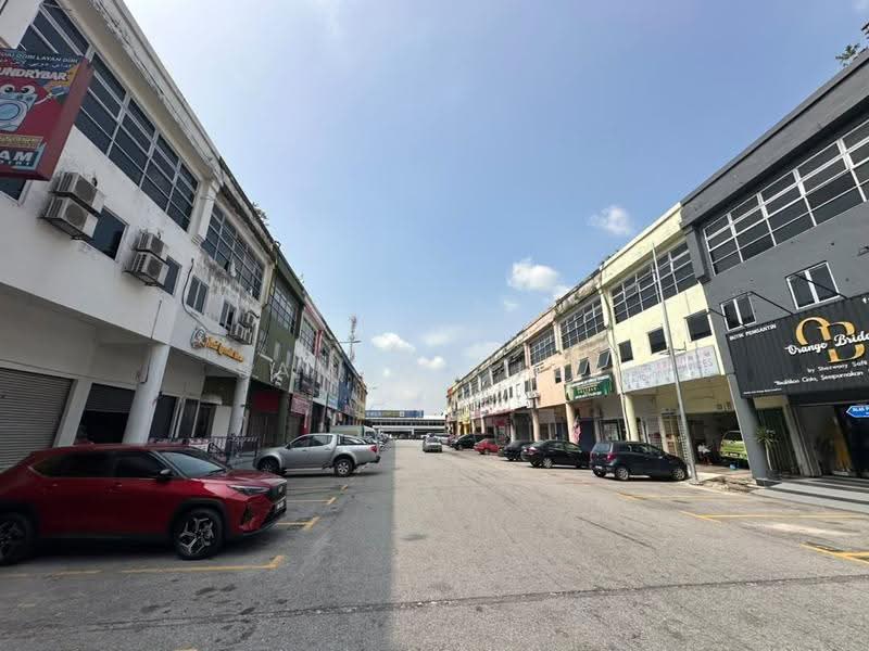 Shop / Office for Sale in Bandar Country Homes (Rawang) - Samson Lee - Exterior - PropertyGuru.com.my
