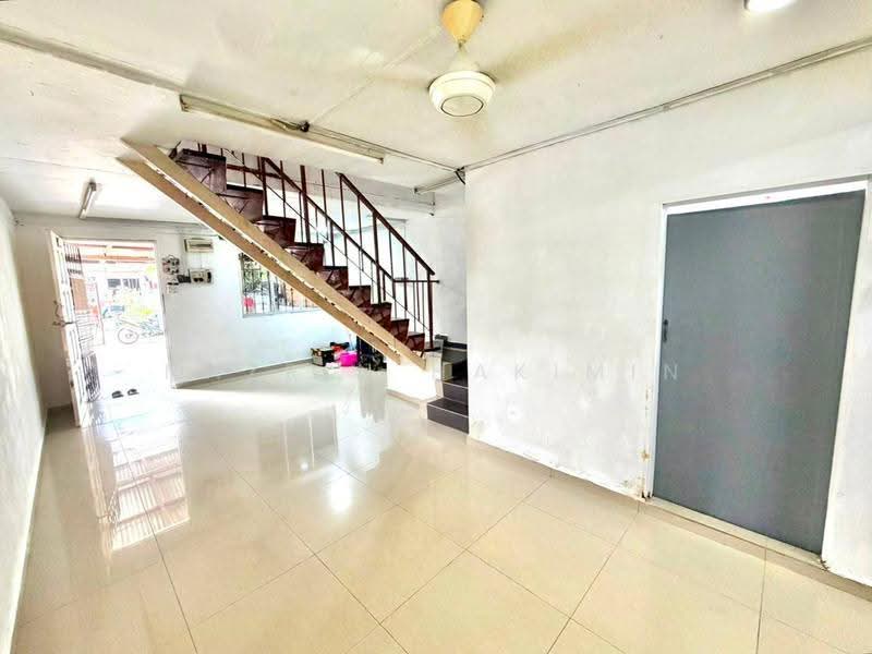 Terraced House for Sale in Taman Selayang Jaya (Selayang) - Nazrin Hakimin - Living Room - PropertyGuru.com.my