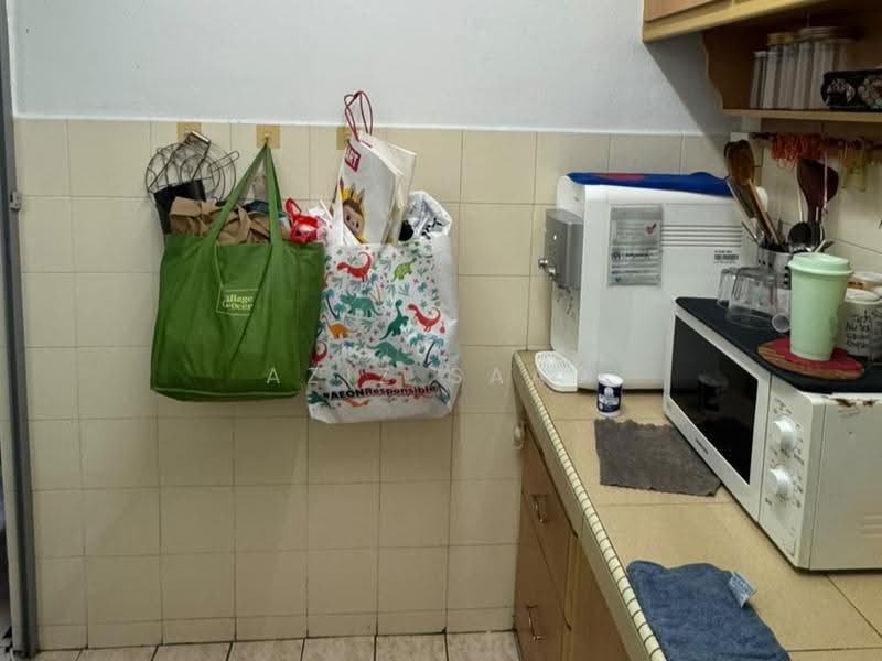 Apartment for Sale at saujana apartment - Aziz Saad - Kitchen - PropertyGuru.com.my