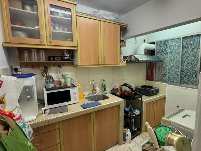 Apartment for Sale at saujana apartment - Aziz Saad - Kitchen - PropertyGuru.com.my