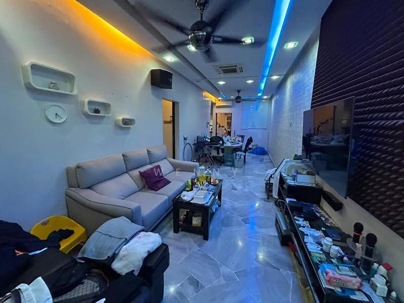 Rumah Teres 1-Tingkat untuk Dijual di Serdang Raya (Seri Kembangan) - Wenny Lee - Living Room - PropertyGuru.com.my
