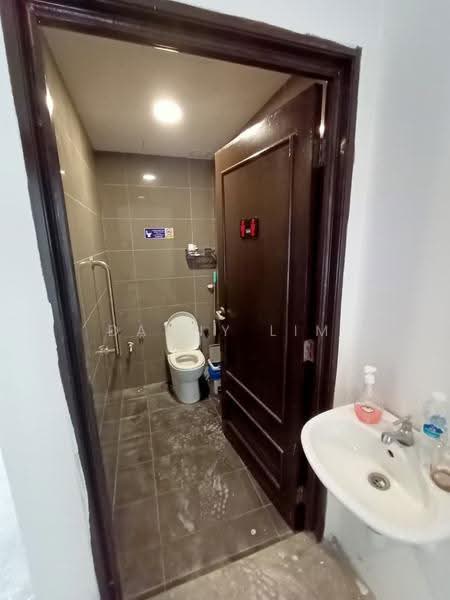 Shop for Rent in George Town (Penang) - Danny Lim - Bathroom - PropertyGuru.com.my