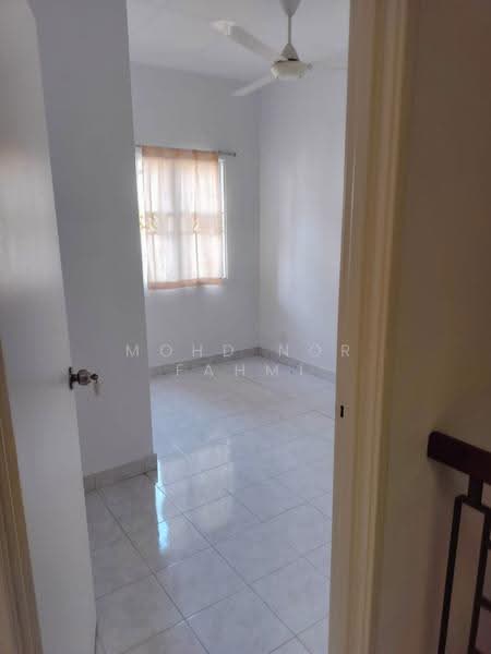 Rumah Teres 2-Tingkat untuk Dijual di Taman Bukit Subang (Shah Alam) - Mohd Nor Fahmi - Interior - PropertyGuru.com.my