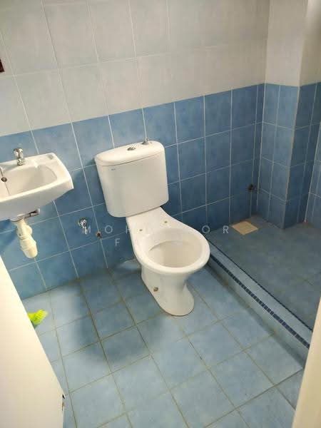 Rumah Teres 2-Tingkat untuk Dijual di Taman Bukit Subang (Shah Alam) - Mohd Nor Fahmi - Bathroom - PropertyGuru.com.my