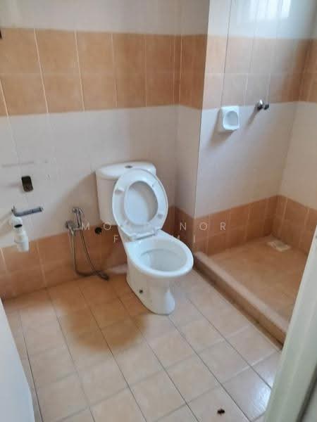 Rumah Teres 2-Tingkat untuk Dijual di Taman Bukit Subang (Shah Alam) - Mohd Nor Fahmi - Bathroom - PropertyGuru.com.my