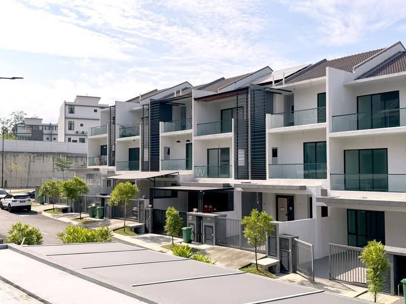 3-storey Terraced House for Sale in Batu 9 (Cheras) - Kew . - PropertyGuru.com.my