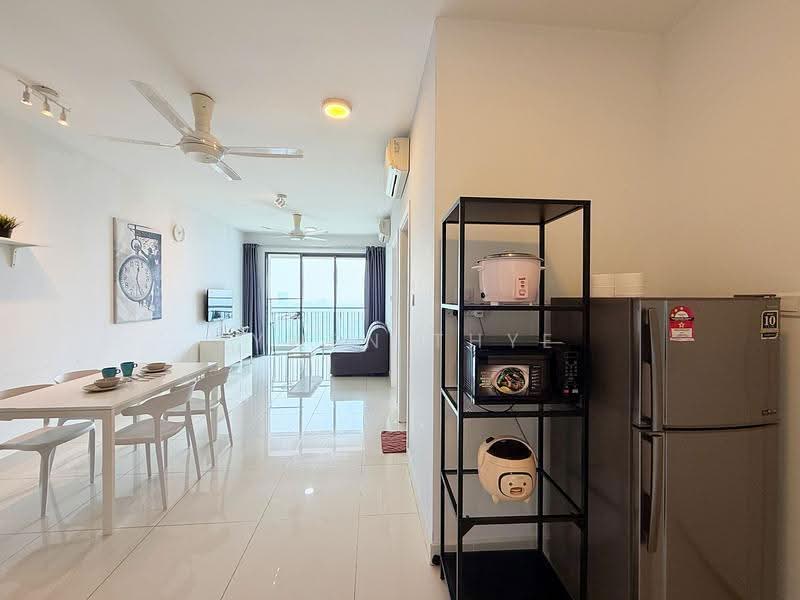 Kediaman Servis untuk Dijual di Teega Suites - Lywen Thye - Dining Room - PropertyGuru.com.my