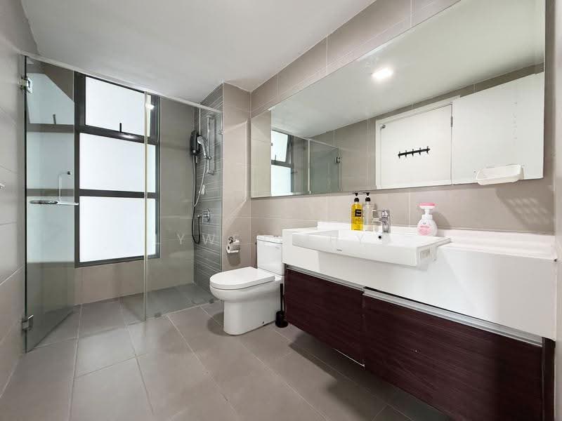 Kediaman Servis untuk Dijual di Teega Suites - Lywen Thye - Bathroom - PropertyGuru.com.my