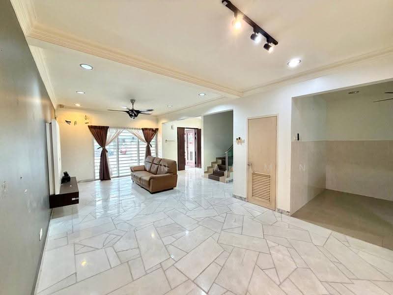 Terraced House for Sale in Kota Emerald (Rawang) - Nazrin Hakimin - Living Room - PropertyGuru.com.my