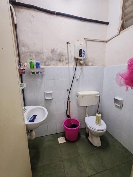 Apartment for Sale at Sri Awana Townhouse - Jack Chai - Bathroom - PropertyGuru.com.my