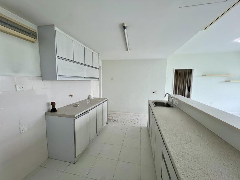 Kondominium untuk Dijual di The Saffron - Sharon Leong - Kitchen - PropertyGuru.com.my