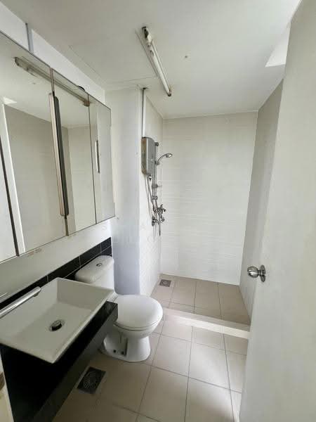 Kondominium untuk Dijual di The Saffron - Sharon Leong - Master Bathroom - PropertyGuru.com.my