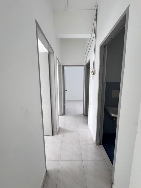 Rumah Flat untuk Disewa di Taman Gaya - Sandra Gan - Corridor - PropertyGuru.com.my