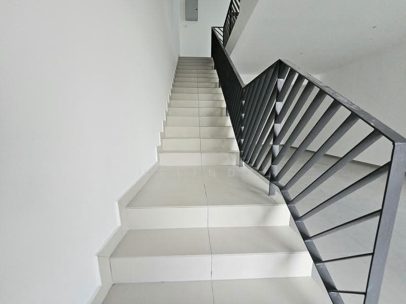 3-storey Terraced House for Sale in Batu 9 (Cheras) - Melinda Goh - PropertyGuru.com.my