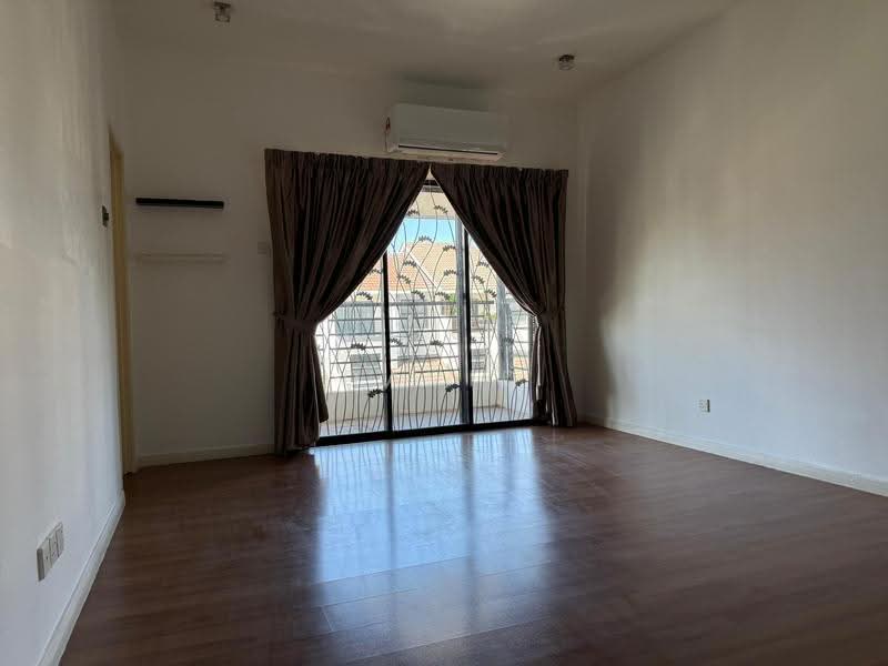 Rumah Teres 3-Tingkat untuk Dijual di Taman Tasik Damai (Sungai Besi) - David Chee - Living Room - PropertyGuru.com.my
