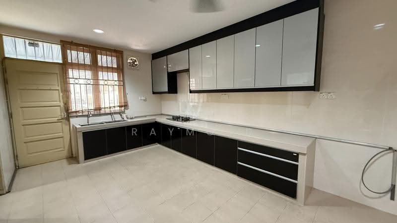 Rumah Teres 2-Tingkat untuk Dijual di Kampung Merbau (Kota Bharu) - Raymond Chow - Kitchen - PropertyGuru.com.my