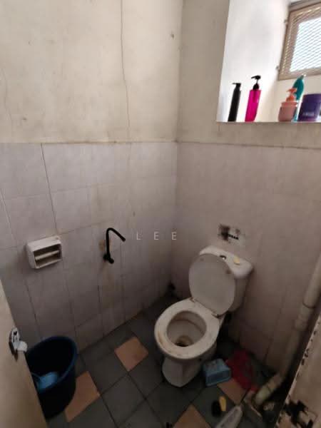 Shop for Rent in Kota Damansara (Selangor) - Lee Sing Siong - Bathroom - PropertyGuru.com.my