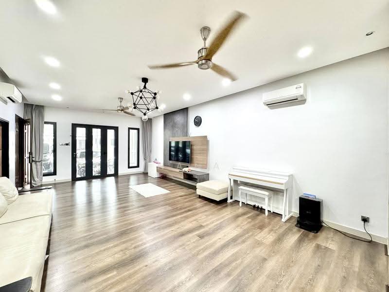 2-storey Terraced House for Sale in Presint 11 (Putrajaya) - Nana Cheah - Living Room - PropertyGuru.com.my