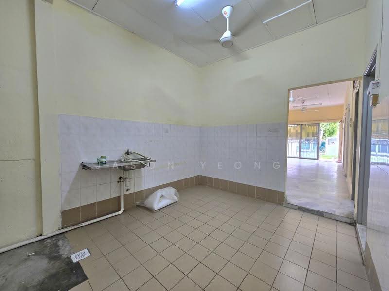 1-storey Terraced House for Rent in Klang (Selangor) - Jason Yeong - Kitchen - PropertyGuru.com.my