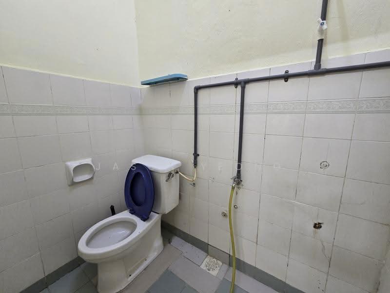 1-storey Terraced House for Rent in Klang (Selangor) - Jason Yeong - Bathroom - PropertyGuru.com.my