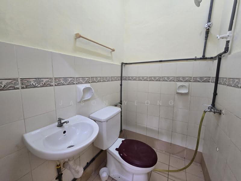 1-storey Terraced House for Rent in Klang (Selangor) - Jason Yeong - Bathroom - PropertyGuru.com.my