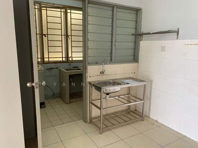 Condominium for Sale at Platinum Lake PV 10 - Yanny Siow - Kitchen - PropertyGuru.com.my