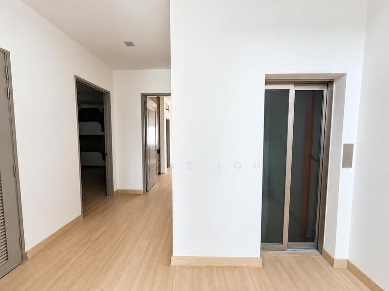 3.5-storey Terraced House for Sale in Ampang (Selangor) - Lucas Loh - Corridor - PropertyGuru.com.my
