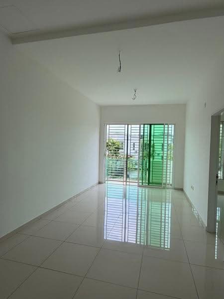 Rumah Teres untuk Dijual di Bandar Sri Sendayan (Negeri Sembilan) - Ong Jia Hui - Living Room - PropertyGuru.com.my