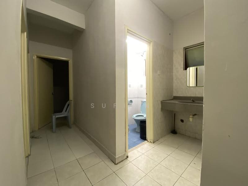 Apartment for Rent at Pangsapuri Kelana Impian - Sufian Kamaruddin - Bathroom - PropertyGuru.com.my