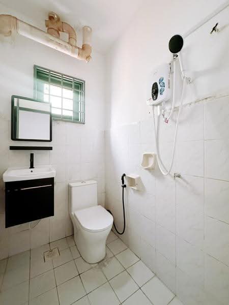 Apartment for Rent at Lily & Jasmine Apartment - Mandy Goh Siew Li - Bathroom - PropertyGuru.com.my