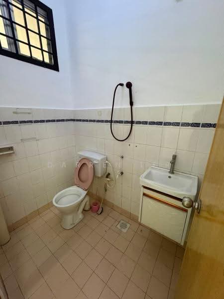 Semi-Detached House for Sale in Taman Megah Ria (Masai) - Darren Ler - Bathroom - PropertyGuru.com.my