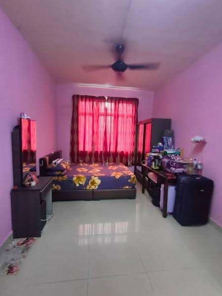 Pangsapuri untuk Dijual di Kipark Apartment - Justin Kong - Bedroom - PropertyGuru.com.my
