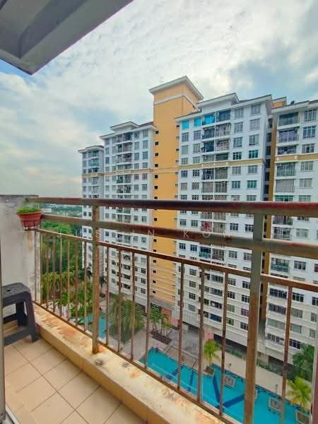 Pangsapuri untuk Dijual di Kipark Apartment - Justin Kong - Balcony - PropertyGuru.com.my