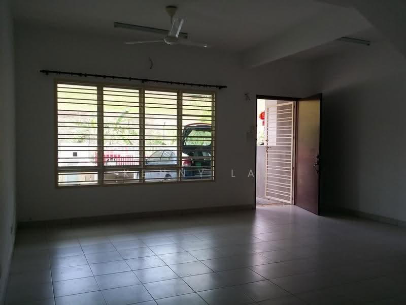 2-storey Terraced House for Rent in Hill Park (Semenyih) - Kenny Lai - Living Room - PropertyGuru.com.my